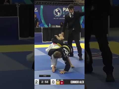 Attacking a triangle while stuck in a triangle 🤯