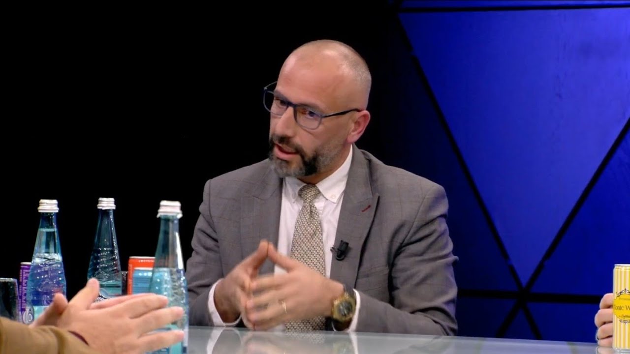 Debat për gazin te xhamia.