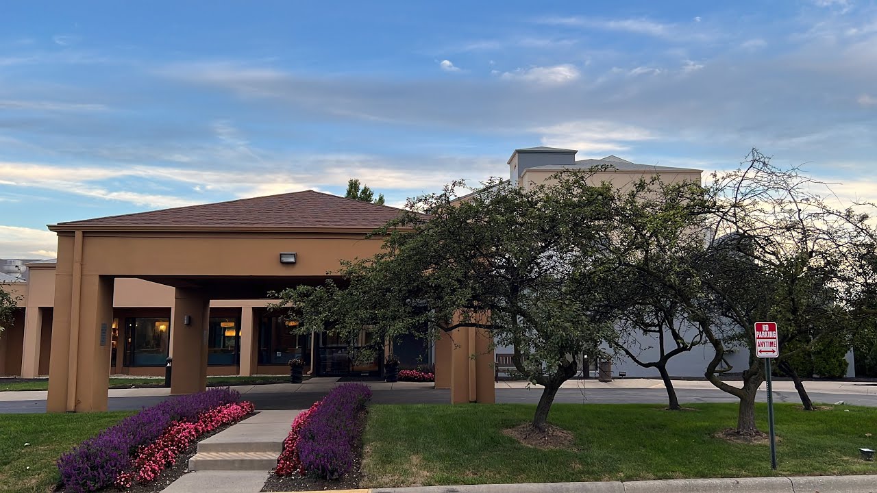 Обзор отеля: Courtyard by Marriott Columbus-Worthington, Колумбус, Огайо.