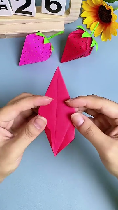 Paper-folded strawberriessimple🍓 essimple andbeautiful