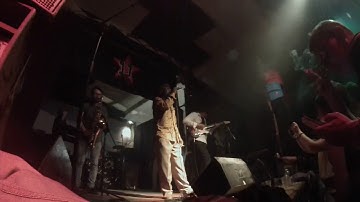 VIVIAN JONES - Schooling (Live at NAPOLI 13/05/2017)