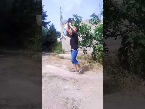 عيوني بابا رجع من برة 