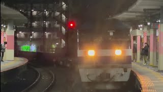 【4K高画質】【ジョイント音最高！】JR貨物EF210形100番台166号機〔吹〕（旧塗装）＋コキ20両が武蔵浦和駅2番線を通過するシーン（5069レ・岡A418・コンテナ輸送）2026.2.11
