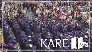 Father charged after interrupting graduation in Baraboo, Wisconsin