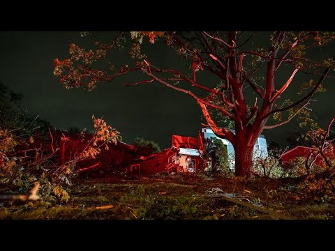 Large late-night tornado sweeps through some Chicago suburbs