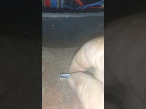 ايسى الصوت الراديوا كل اما يتغير يضرب