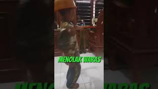 Menolak waras