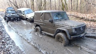 Suzuki Samurai на вояках СПАСАЕТ Гелик G500 кабрио, шикарный OFF-ROAD на танковой дороге