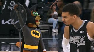 Spurs mascot caught a bat flying around mid game and Wemby was disgusted 🤣