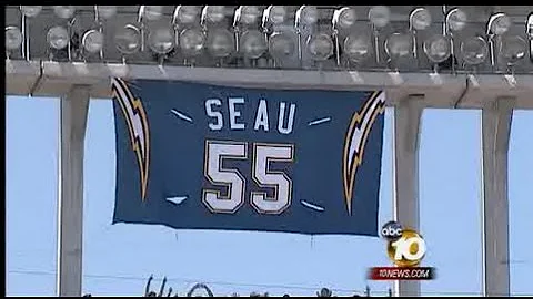 Chargers honor Junior Seau in ceremony before home opener