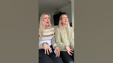 Zij zingen super vals voor Sinterklaas!😱