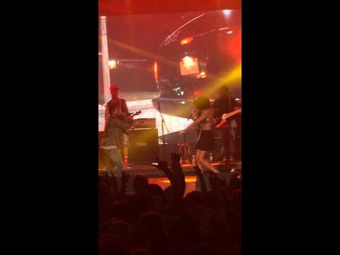 Kendrick Lamar Sweetlife 2015 fan rapping over m.A.A.d City