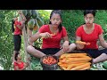 Wow! Mouth watering Food: Yellow papaya Vs Hot salt chili & Eating delicious - My Natural Food ep 93