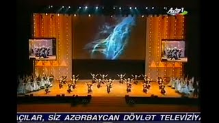 Лезгинский танец в азербайджанских костюмах. Старая версия танца &quot;Мой Азербайджан&quot;