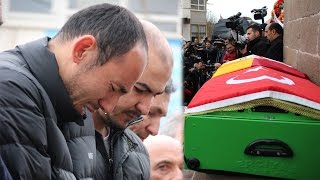 Milli Futbolcu Doğum Gününde Babasını Son Yolculuğuna Uğurladı
