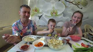 МУКБАНГ  ДОМАШНИЕ ПЕЛЬМЕНИ / НАСТЯ НЕ В ДУХЕ 😤 #dumplings #StepFamily #mukbang