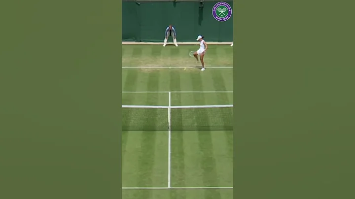 Iga Swiatek's incredible on - court football skills🎾🎾#shorts