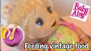 Baby Alive video  2006 soft face feeding VINTAGE FOOD and changing into YOU AND ME OUTFIT screenshot 2