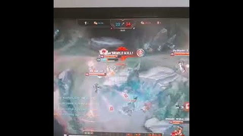 Lee Sin Q lỗi thành ra Hack não