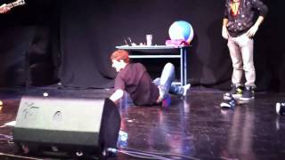 [HQ] Breakdance Epic Fail - KOed out of his shoes!