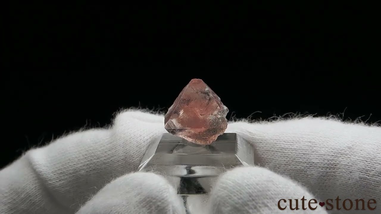 スイス アルプス山脈 Zinggenstocke産 ピンクフローライトの原石 No.3