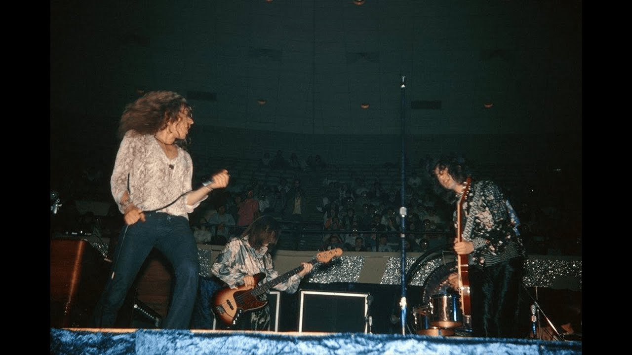 Whole Lotta Love - Led Zeppelin - Live in Memphis, Tennessee (April