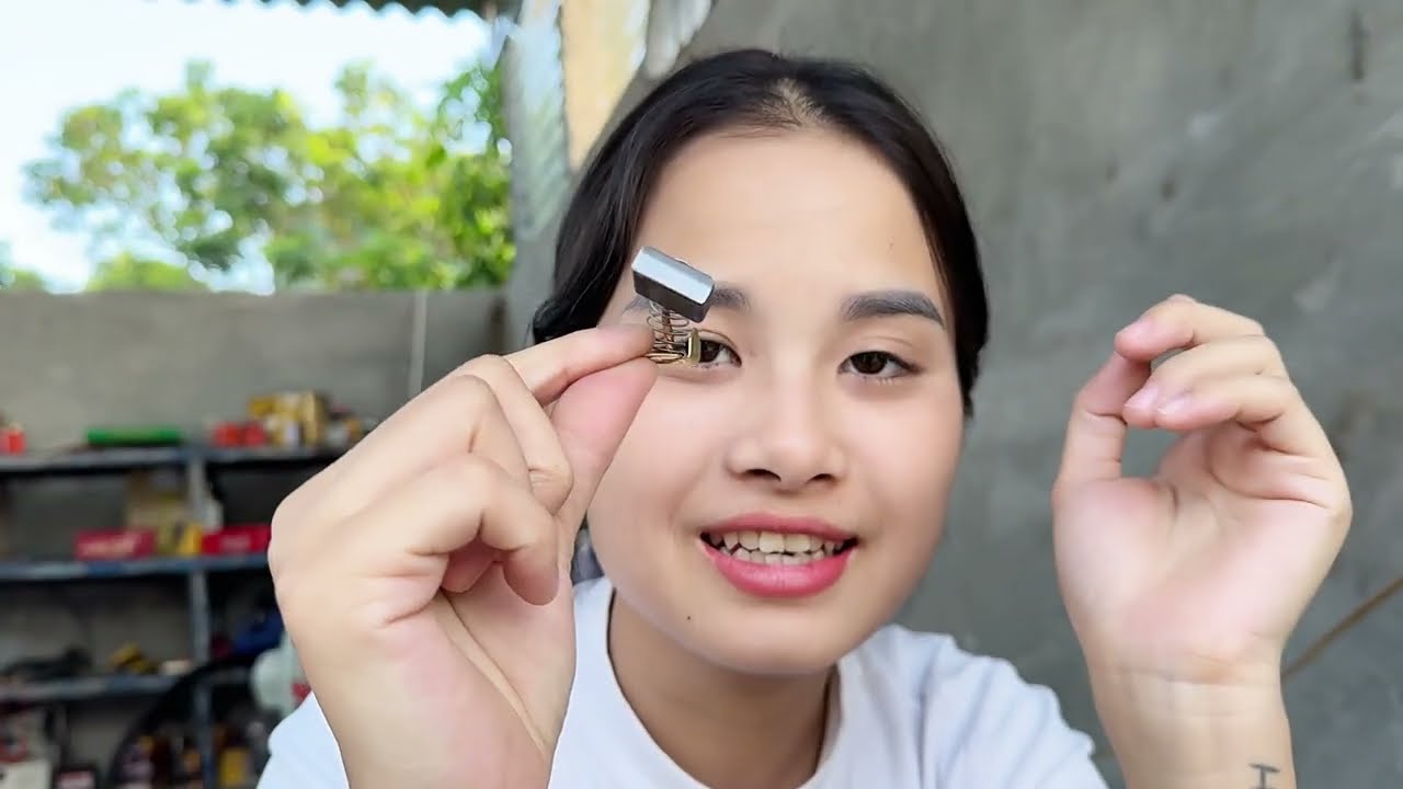 18-Year-Old Genius Girl Repairs Table Saw That Won’t Start — Full Restoration!