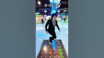 Day 4 of posting #ROMANCEPLANET #Iphone ft. #hatsunemiku #Shuffle #arcade #retro #y2k #dancerush