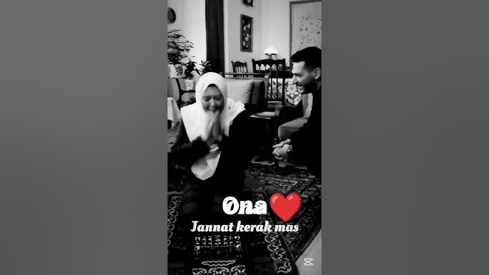 Shirin eshaklar, shirin eshaklar U kitob videosini oqiyotganda uni sikdi