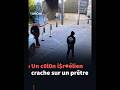 Un c0l0n i$r●élien crache sur un prêtre arménien à Jérusalem