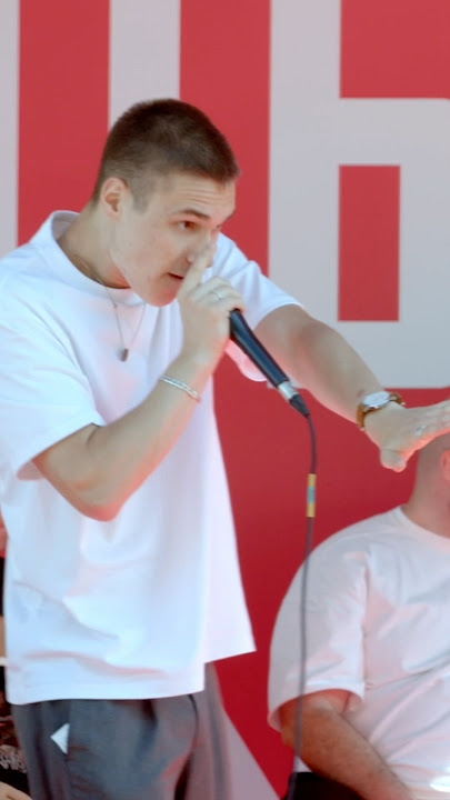 🌟 His style and skills left the crowd in awe. 🎶 #beatbox #showcase #osis #crazy #insane