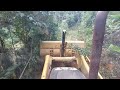 Retroescavadeira caterpillar 416e/ limpando estrada