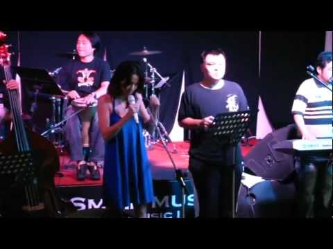 藍狂JAZZ BAND IN 微笑樂器SMILEMUSIC