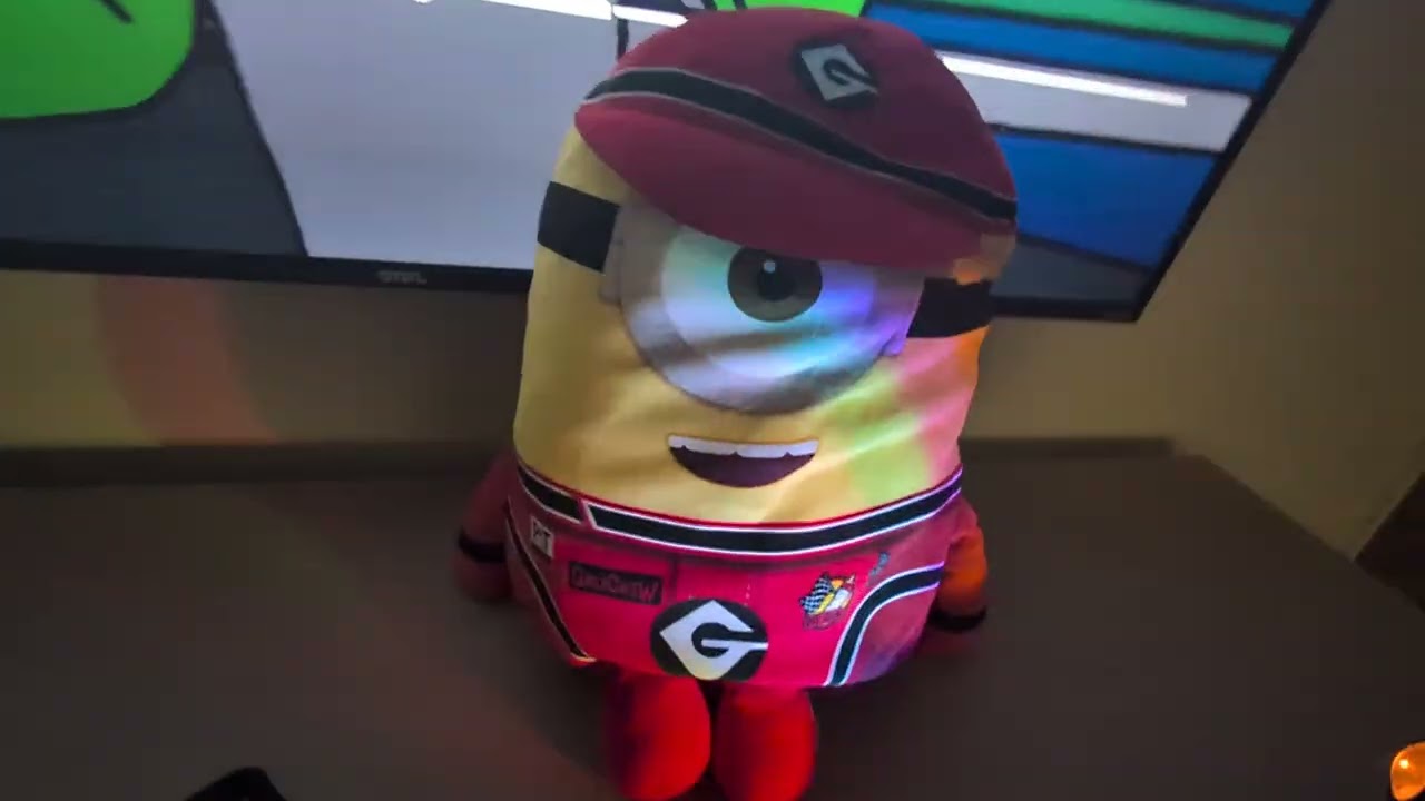 Woody Woodpecker Vs Big Bird - The Minion Fan Beatbox Battles