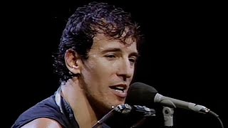 Download Lagu This Land is Your Land - Bruce Springsteen (live at Los Angeles Memorial Coliseum 1985) MP3