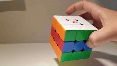 Checkerboard pattern on a 3x3 one handed😯! (Tutorial)