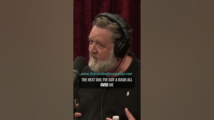 Russell Crowe puts Tarantula in his mouth