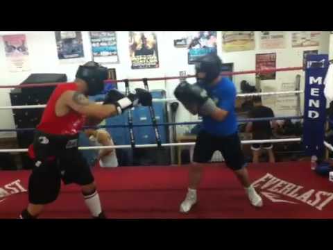 Empowermentboxing Jim sparring/head movement training1