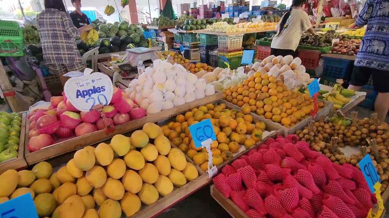 Thailand 2025, Pattaya, Ratanakorn Fruit Market, no comments