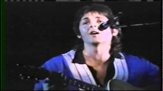 Video thumbnail of "Paul McCartney - Blackbird [Live Acoustic] [High Quality]"