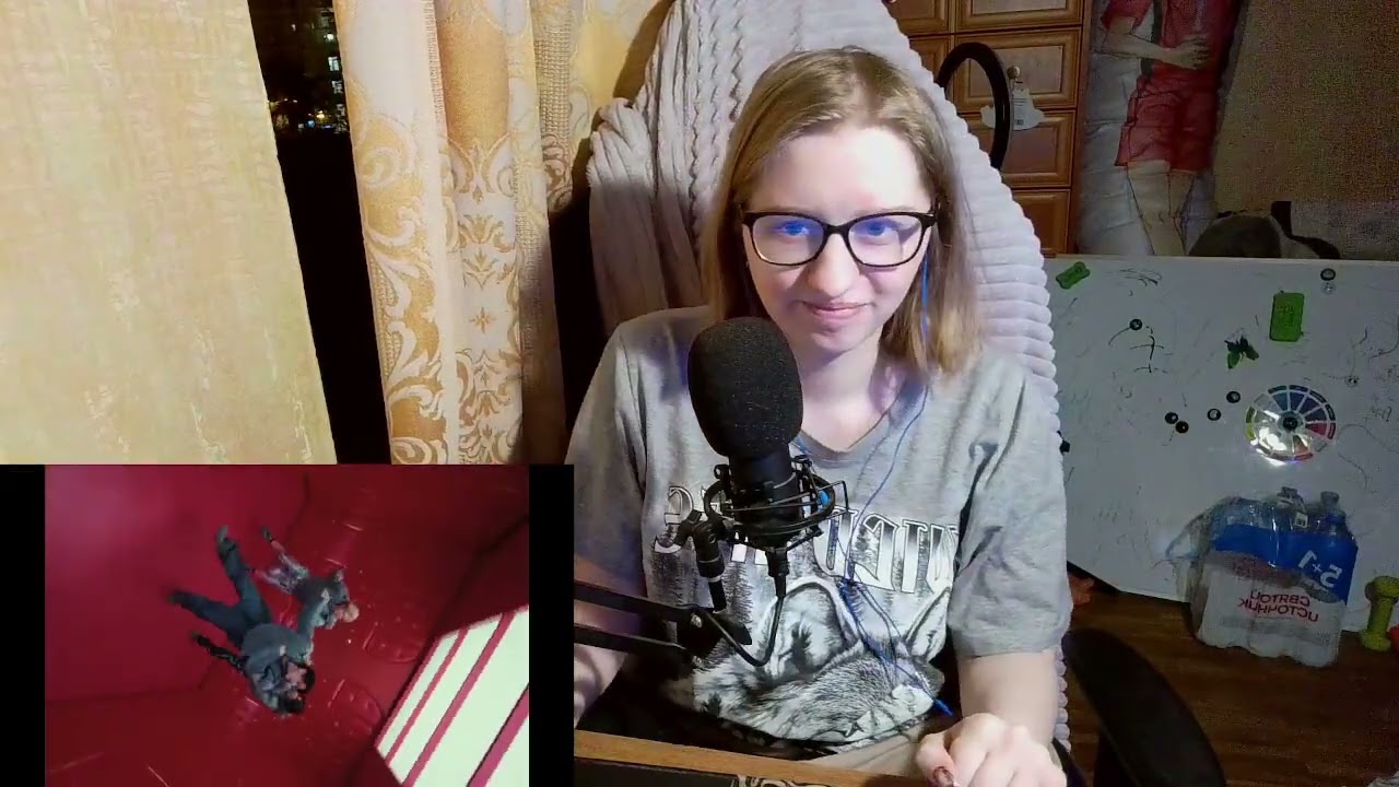 A Russian girl's reaction to Number_i's video - U.M.A. / ロシア人少女のビデオに対する反応 Number_i - 未確認領域 (U.M.A.)