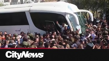 Released Palestinians met by cheering crowd in West Bank