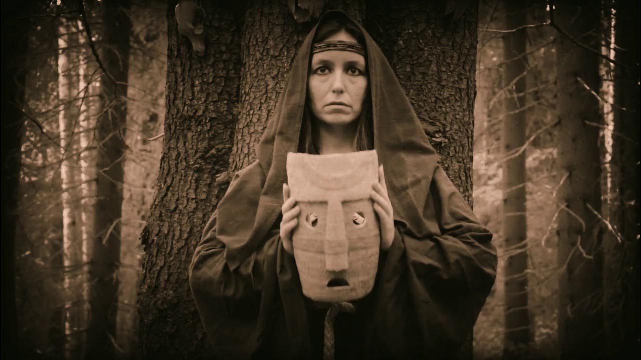 Человек в лесу эстетика. Хтонь человек. Хтонь человек. Хтонь картины. Хтонь картины.