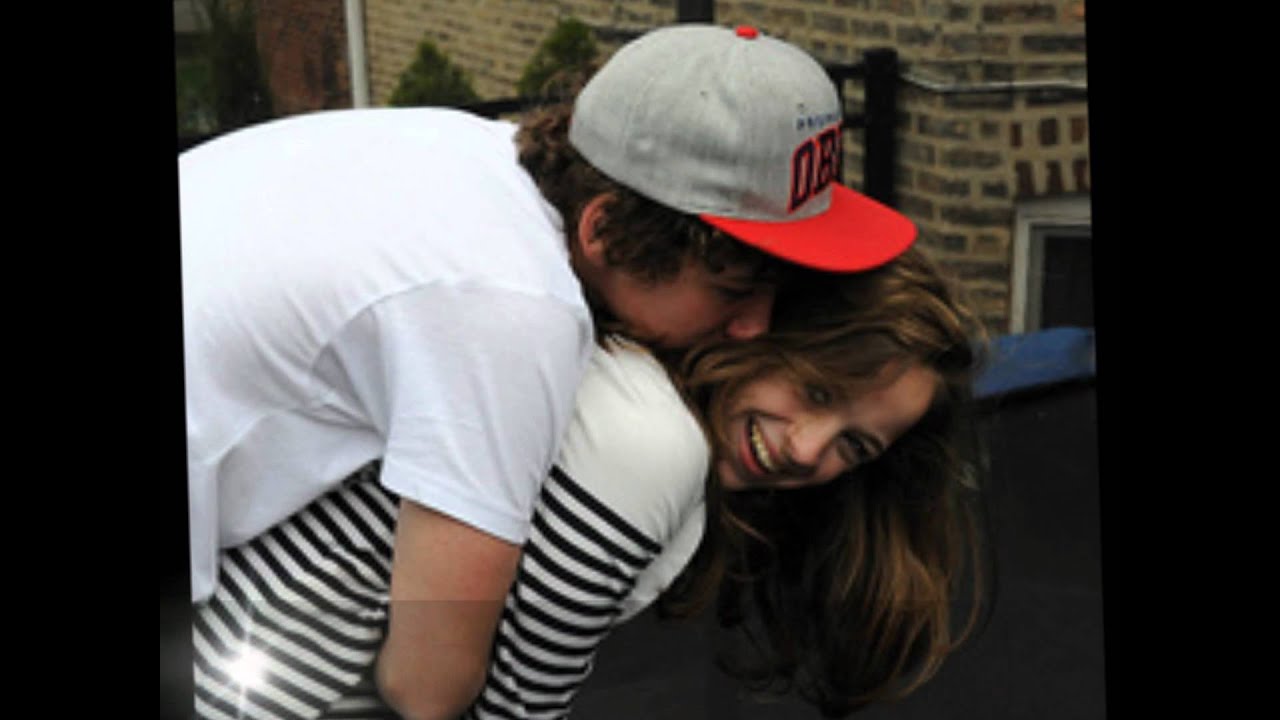 Use from behind. Девушка со спины. Телефонный разговор делового человека. Ноутбук в офисе. Sit behind.