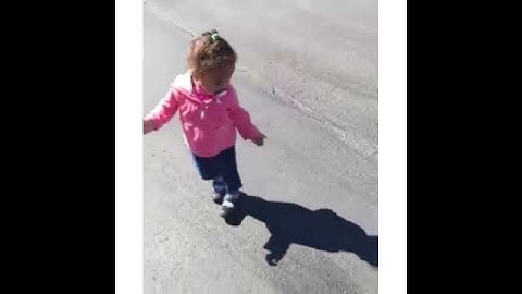CUTE KID RUNNING