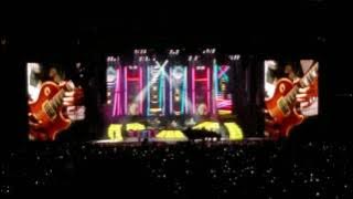 Download lagu Guns N Roses, Welcome to the Jungle, live Chicago 2016