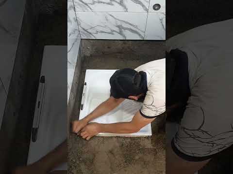 على الرغم من المساحة الضيقة في الحمام يمكن تركيب أنابيب الصرف لمقعد الحمام والمرحاض التركي