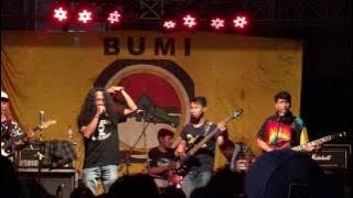 Steven and Coconut - Lagu Urban (cover) live in MUMI 2016