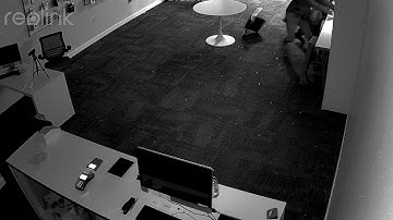 Reolink Captures: Cell Phone Store Break-in