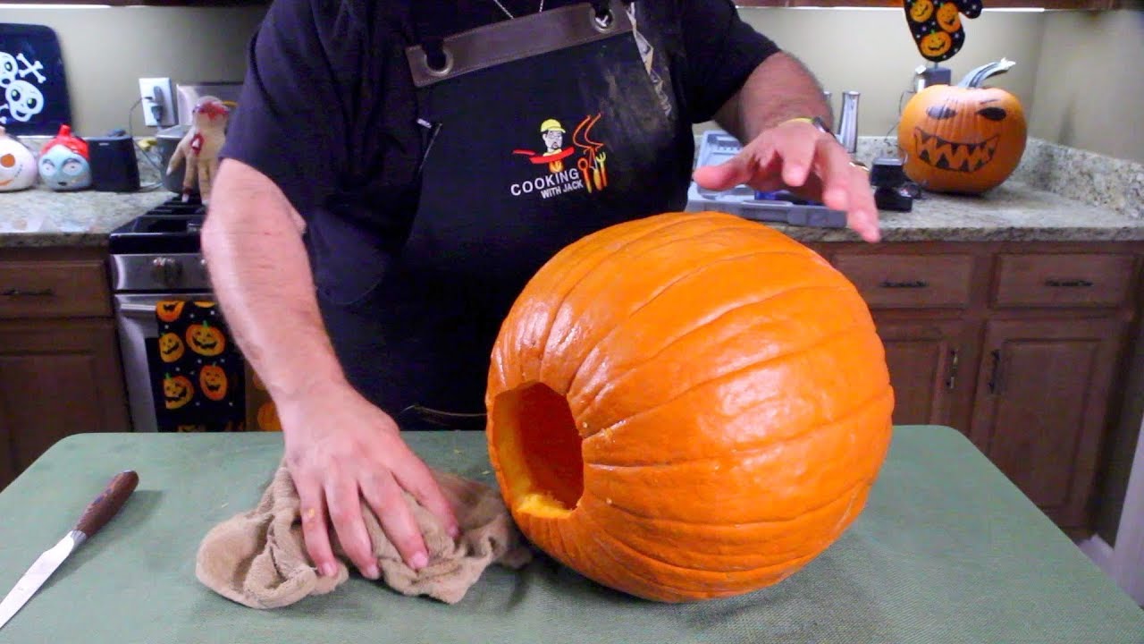 How To Clean A Pumpkin in 2 Minutes - YouTube